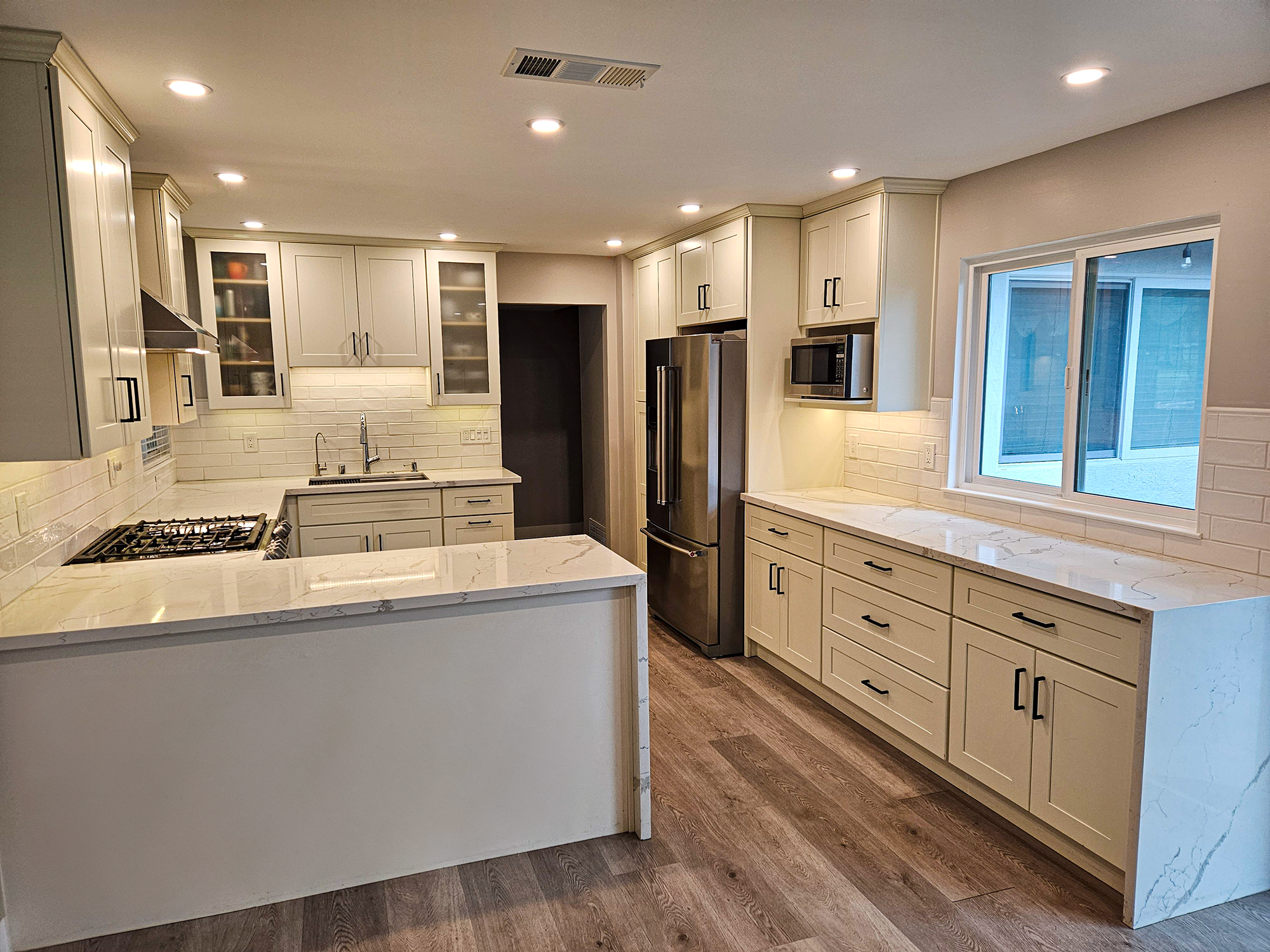 San Jose 591 kitchen remodel - white shaker cabinets with marble countertops