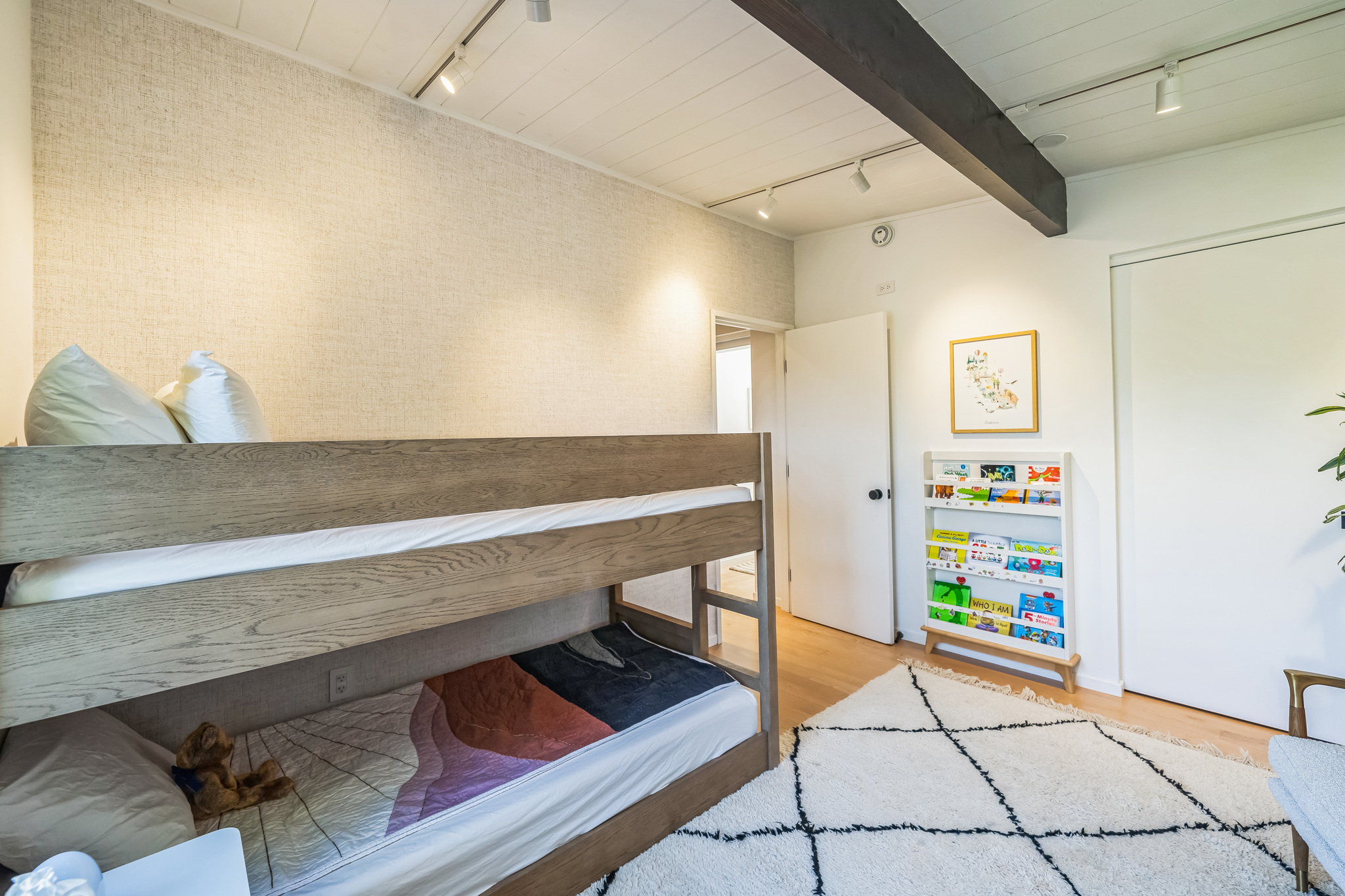 Kids bedroom